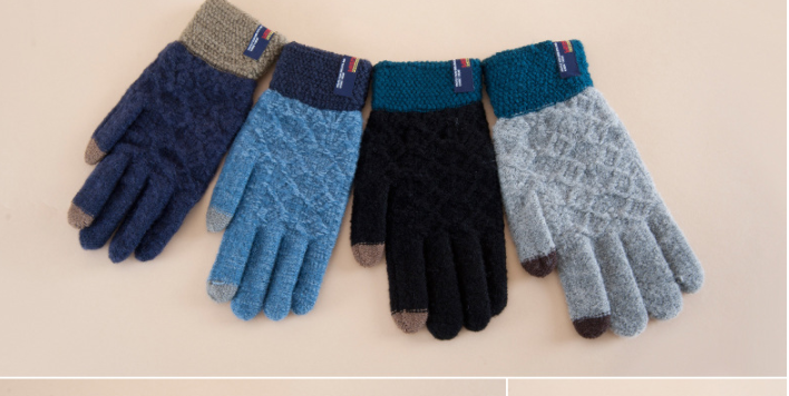 Knitted woolen gloves